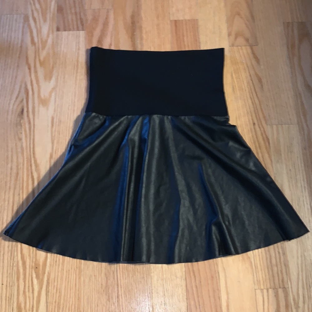 Aritzia Wilfred Free High Waist Black Faux Leather Mini Skirt Medium
